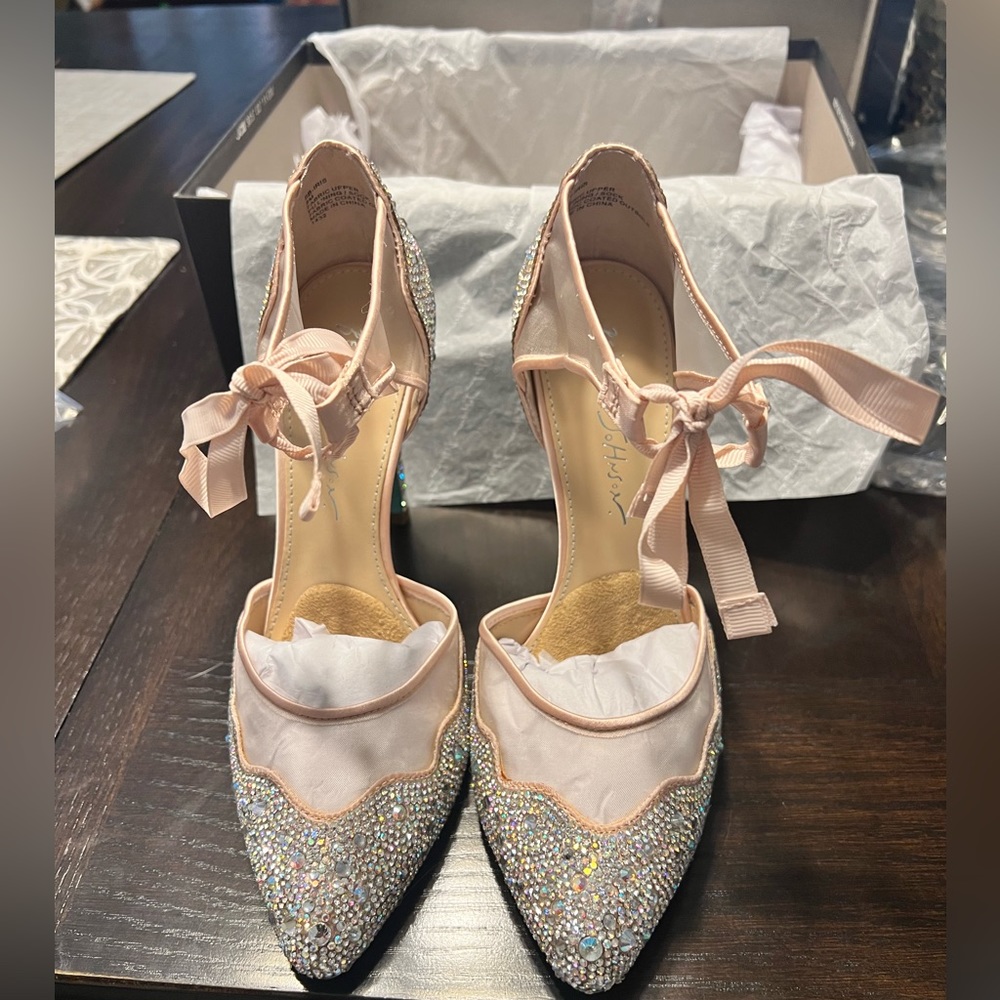 NEW Betsey Johnson Pumps - Picture 4 of 16